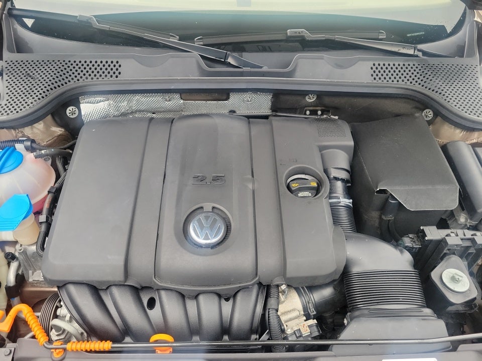 2013 Volkswagen Beetle Convertible 2.5L