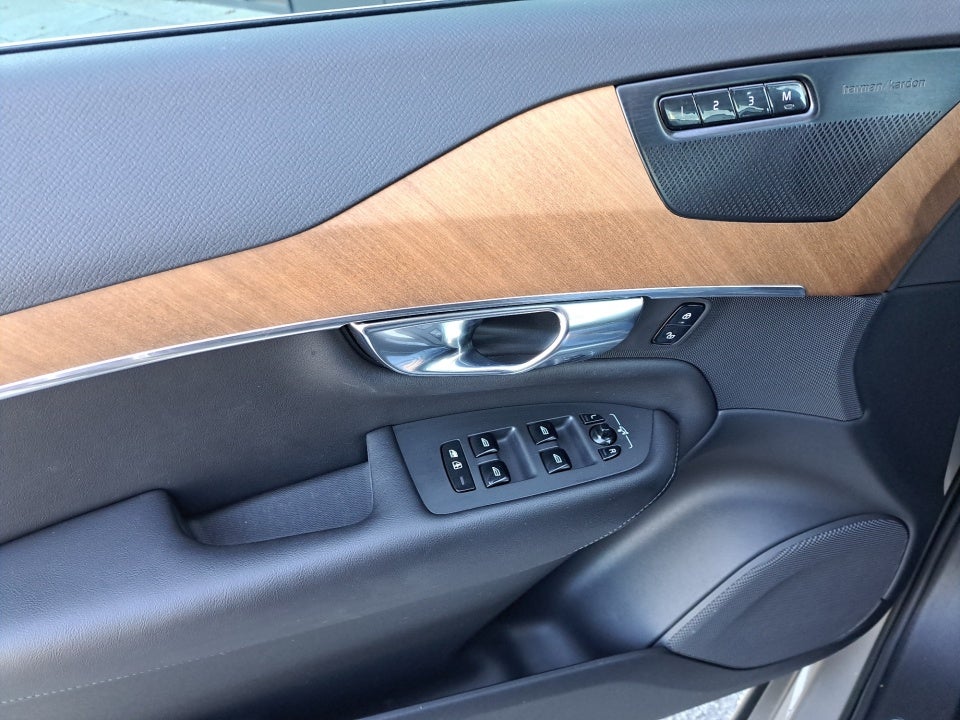 2023 Volvo XC90 B6 Plus 6-Seater