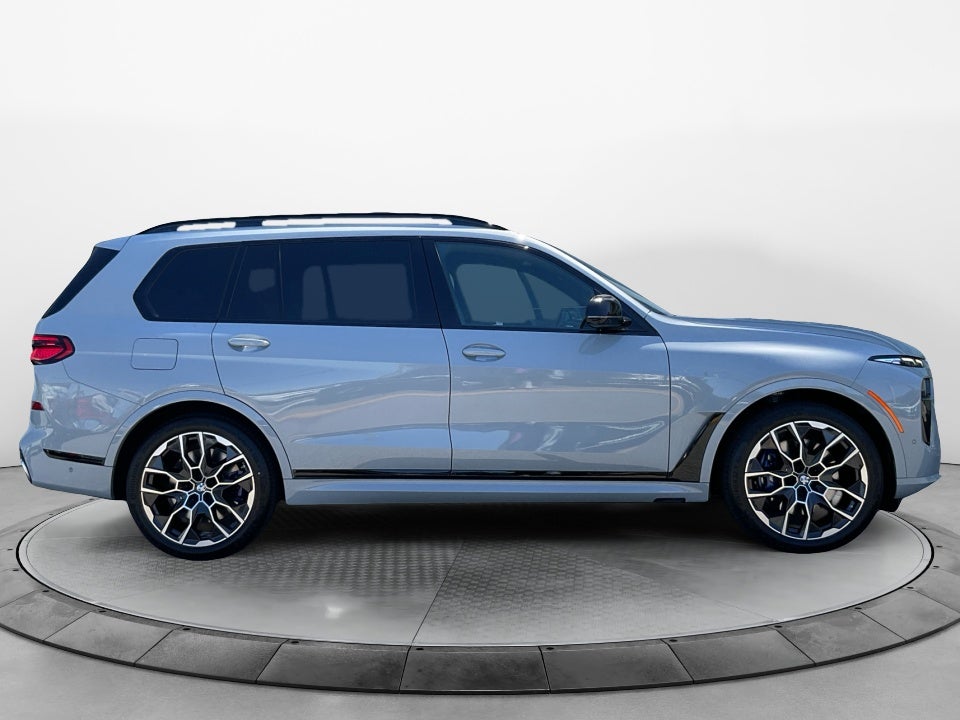 2024 BMW X7 M60i