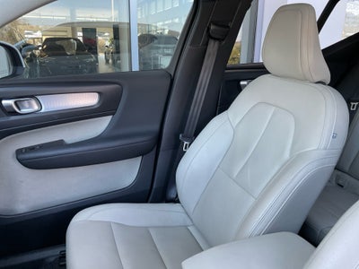 2020 Volvo XC40 Momentum