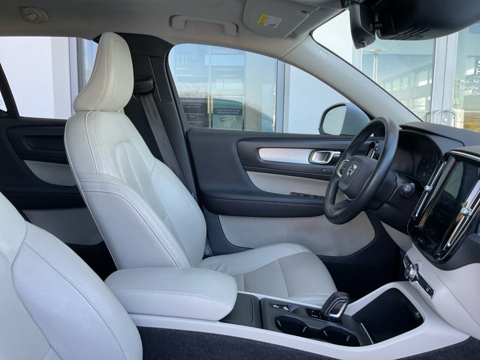 2020 Volvo XC40 Momentum