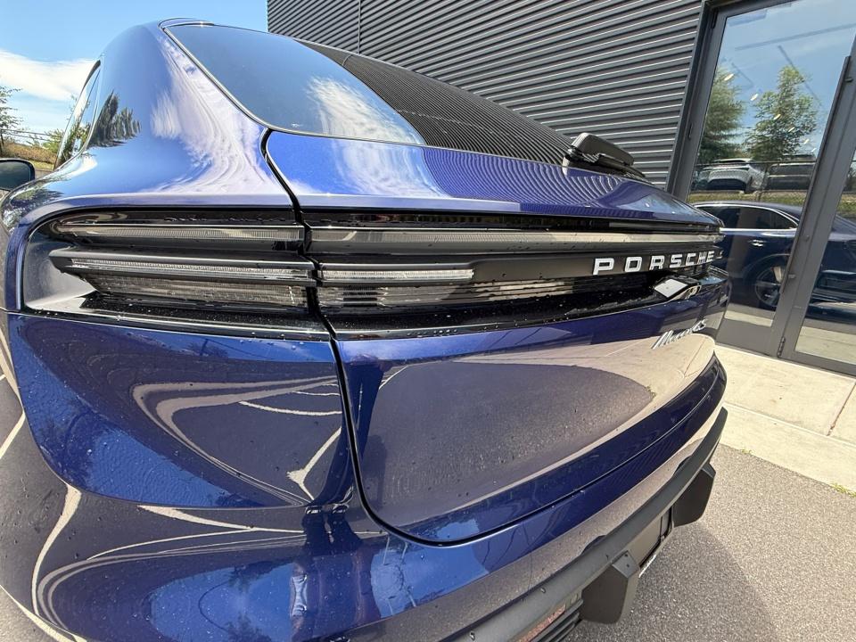 2025 Porsche Macan Electric 4S