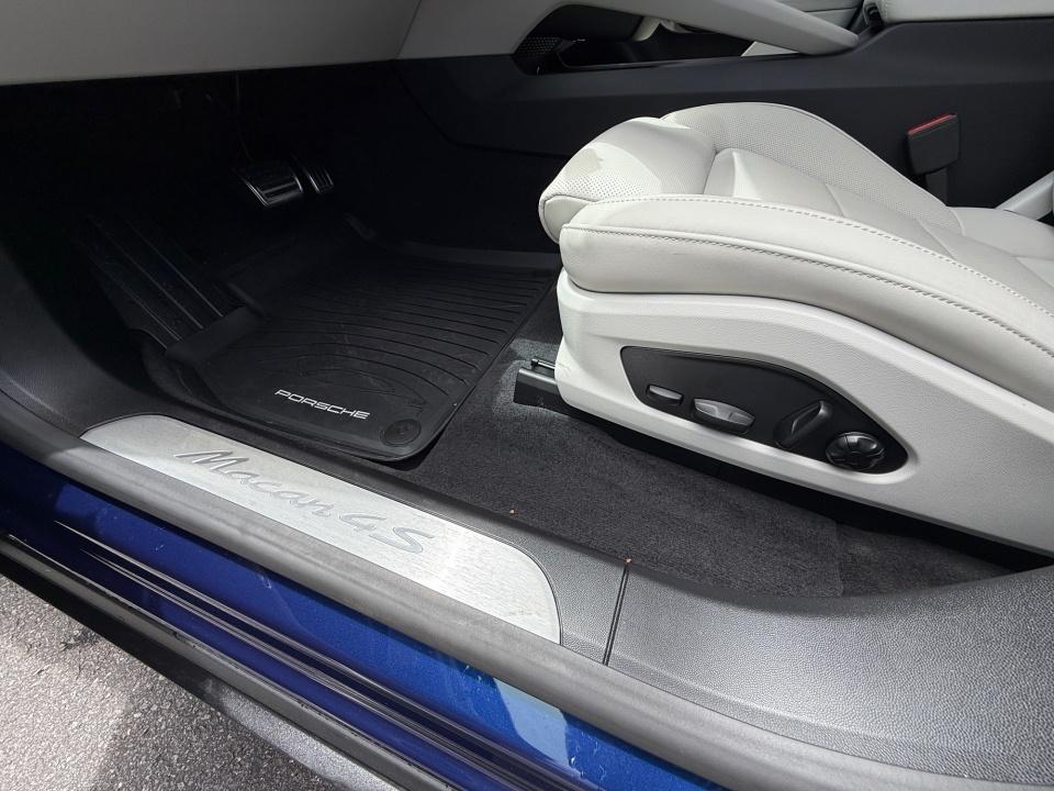 2025 Porsche Macan Electric 4S