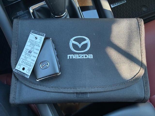 2026 Mazda Mazda3 Sedan 2.5 S Carbon Edition AWD