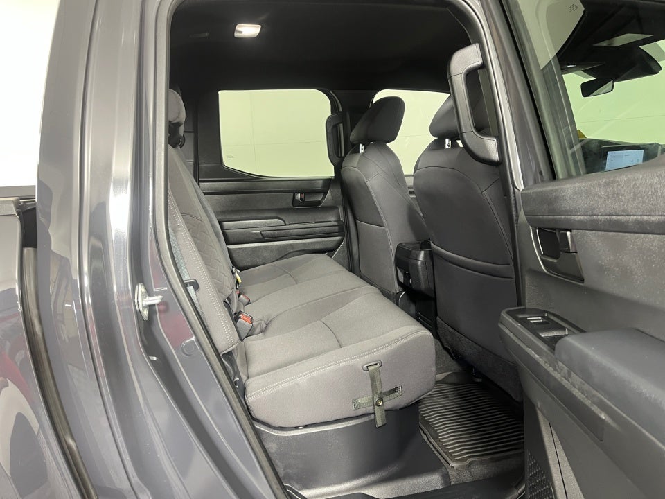 2025 Toyota TACOMA SR5 SR5