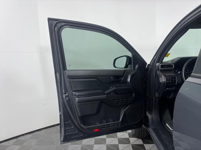 2025 Toyota TACOMA SR5 SR5