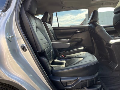 2025 Toyota HIGHLANDER HEV XLE