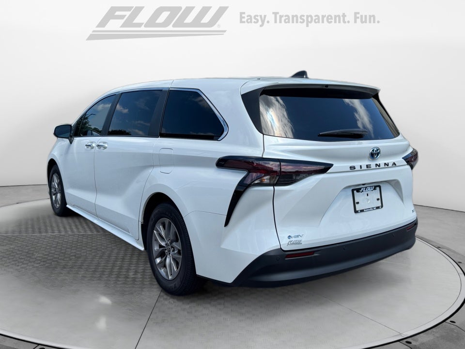 2025 Toyota Sienna XLE