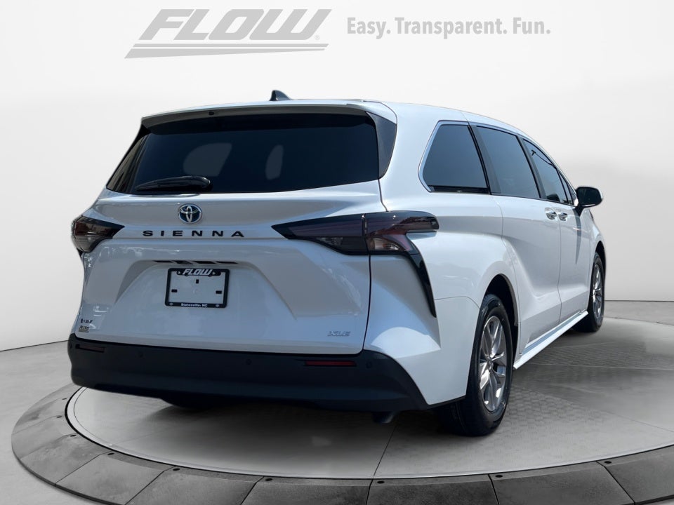 2025 Toyota Sienna XLE
