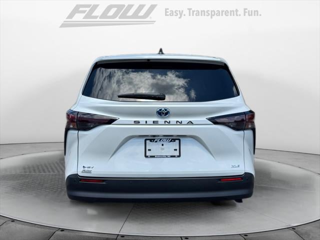 2025 Toyota Sienna XLE