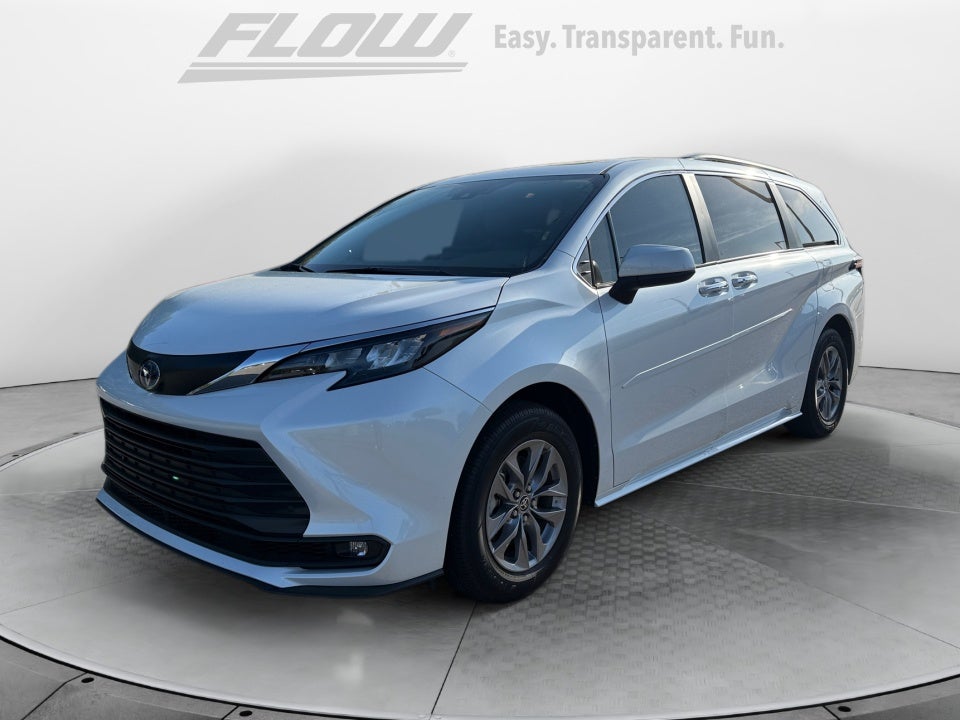 2025 Toyota SIENNA XLE XLE 8 Passenger