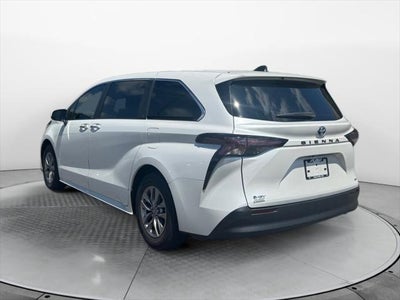 2025 Toyota Sienna XLE