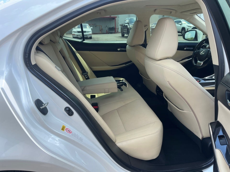 2016 Lexus IS 4dr Sdn AWD