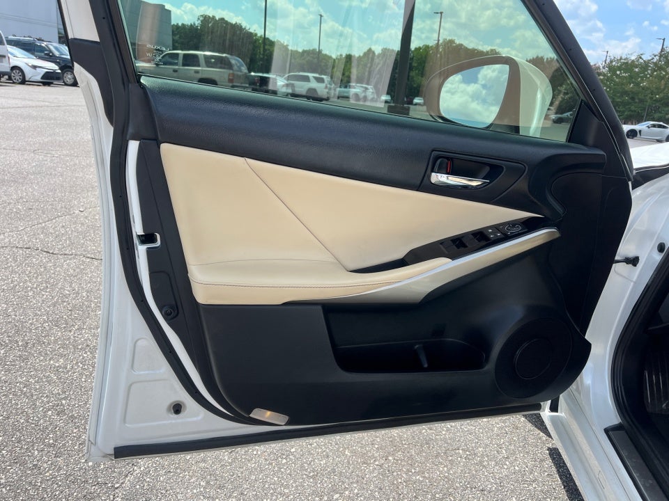 2016 Lexus IS 4dr Sdn AWD