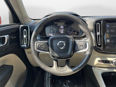 2019 Volvo XC40 T4 Momentum
