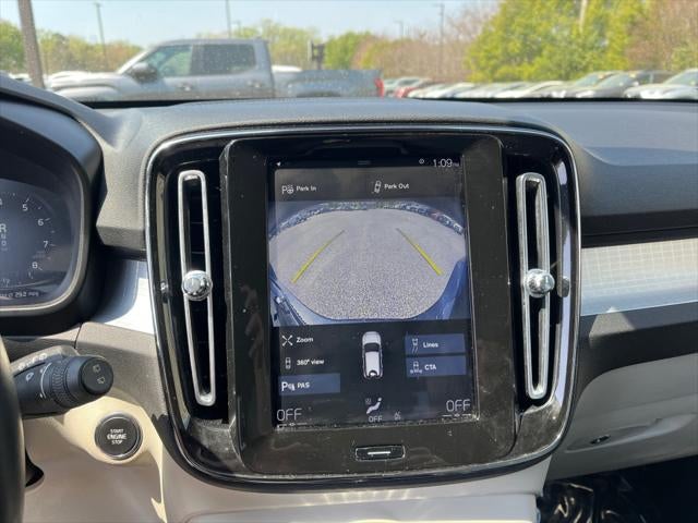 2019 Volvo XC40 T4 Momentum