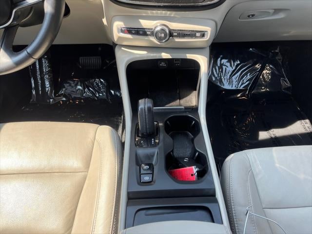 2019 Volvo XC40 T4 Momentum