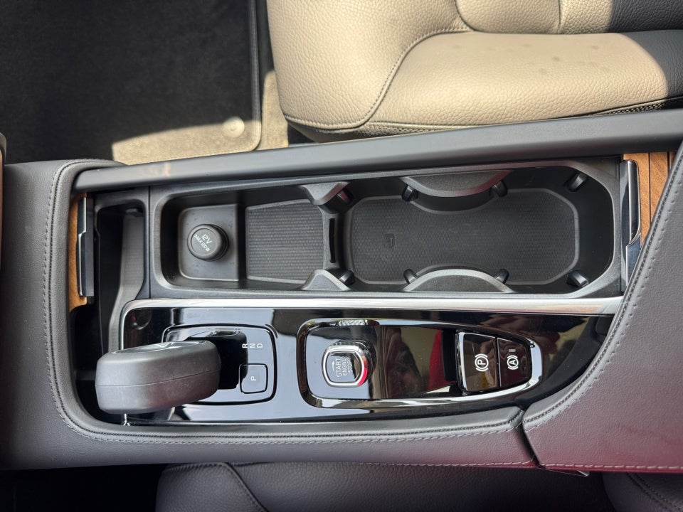 2024 Volvo XC90 B6 Plus Bright Theme 7-Seater