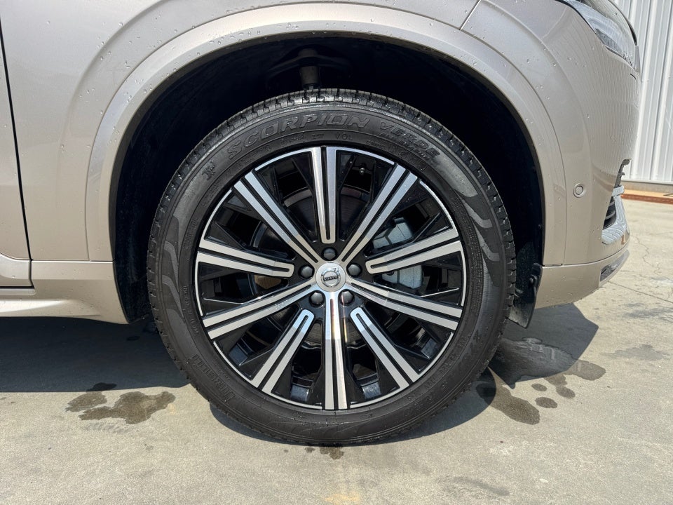 2024 Volvo XC90 B6 Plus Bright Theme 7-Seater