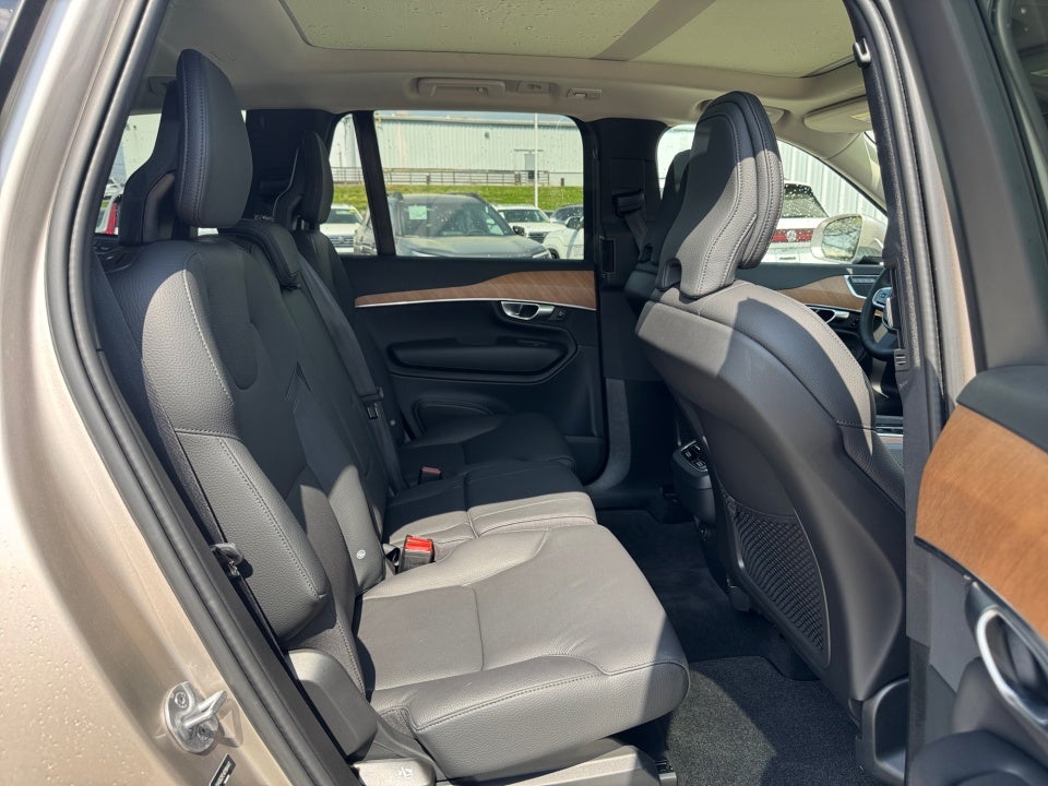 2024 Volvo XC90 B6 Plus Bright Theme 7-Seater