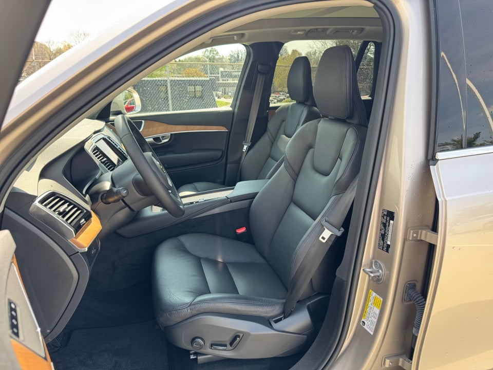 2024 Volvo XC90 B6 Plus Bright Theme 7-Seater