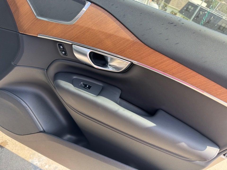 2024 Volvo XC90 B6 Plus Bright Theme 7-Seater