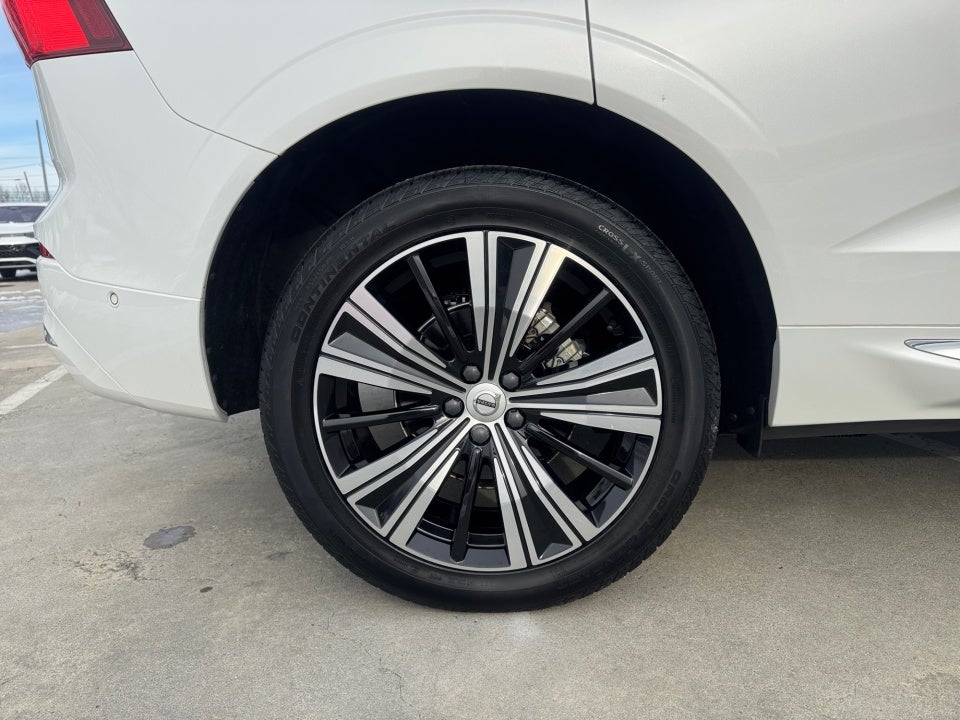 2023 Volvo XC60 B5 Plus Bright Theme