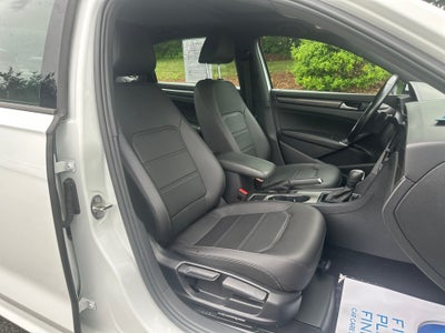 2021 Volkswagen Passat 2.0T R-Line