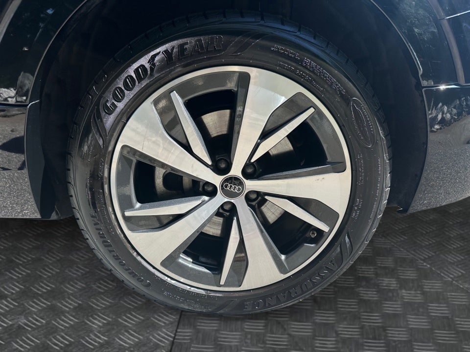 2024 Audi Q8 e-tron Premium Plus