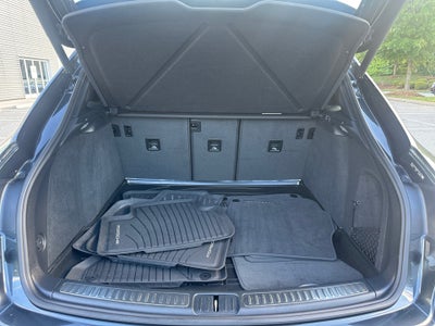 2022 Porsche Macan AWD