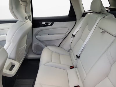 2023 Volvo XC60 Plus Bright Theme