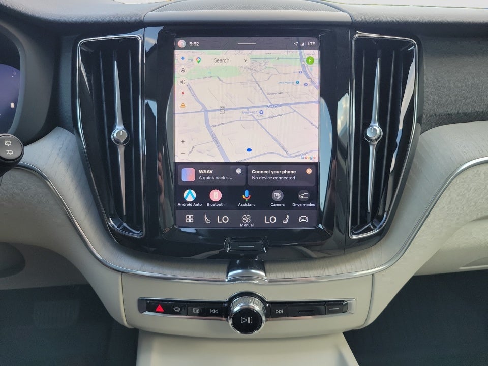 2023 Volvo XC60 Plus Bright Theme