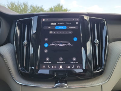 2023 Volvo XC60 Plus Bright Theme