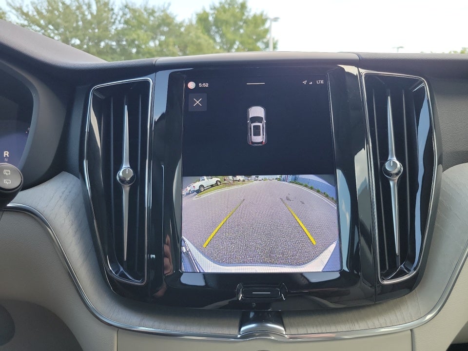 2023 Volvo XC60 Plus Bright Theme