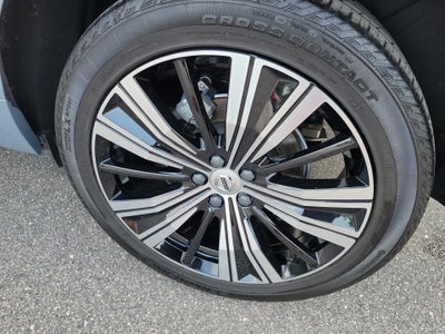 2023 Volvo XC60 Plus Bright Theme