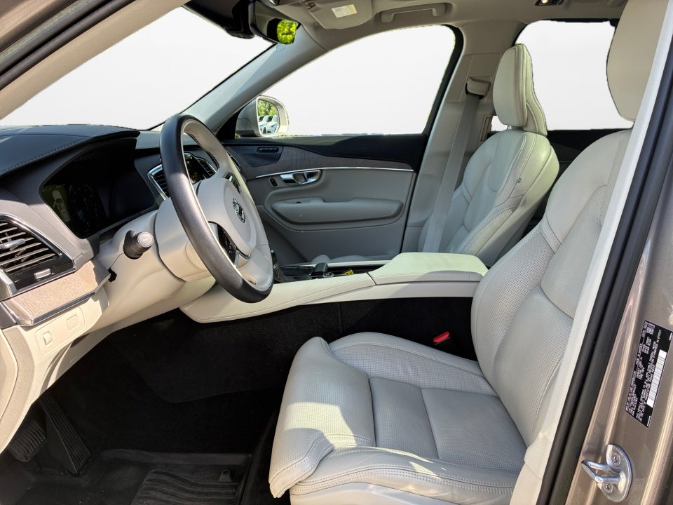 2022 Volvo XC90 T6 Inscription 7 Passenger
