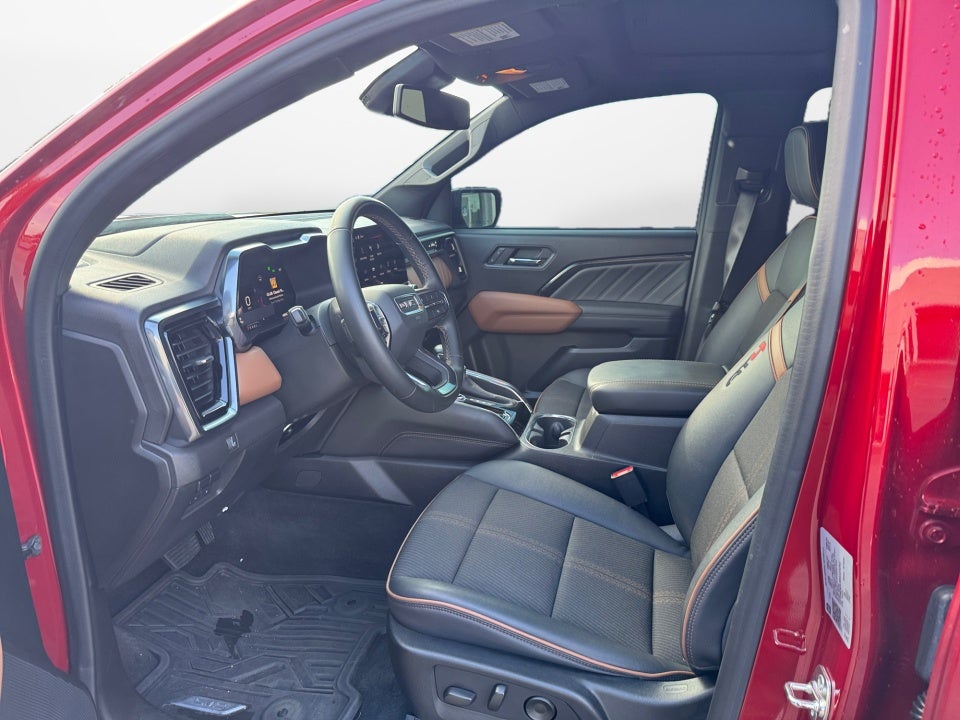 2024 GMC Canyon 4WD AT4