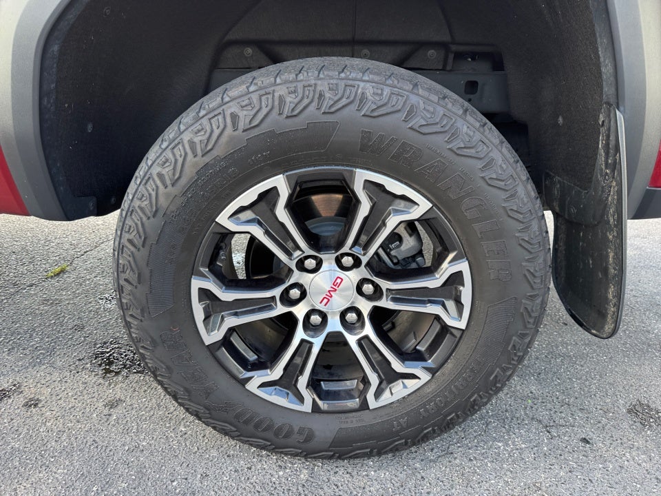 2024 GMC Canyon 4WD AT4