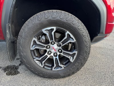 2024 GMC Canyon 4WD AT4