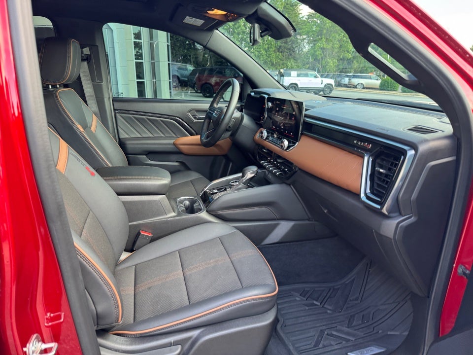 2024 GMC Canyon 4WD AT4
