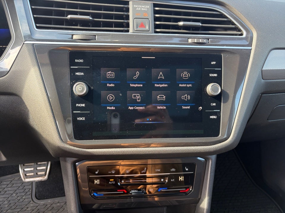 2022 Volkswagen Tiguan 2.0T SE R-Line Black