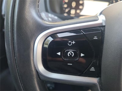 2019 Volvo XC90 Momentum