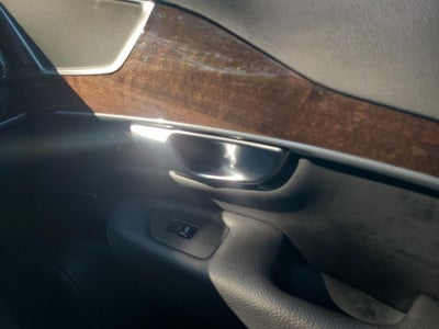 2019 Volvo XC90 Momentum