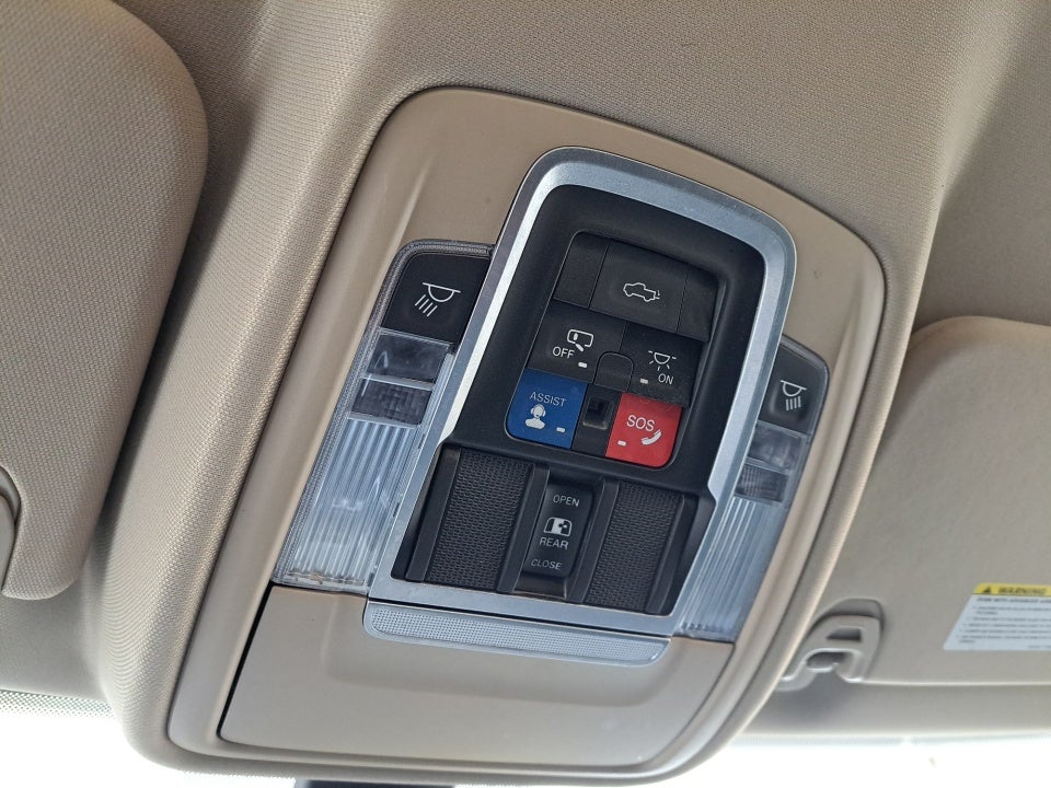 2020 RAM 1500 Laramie Crew Cab 4x4 5'7" Box