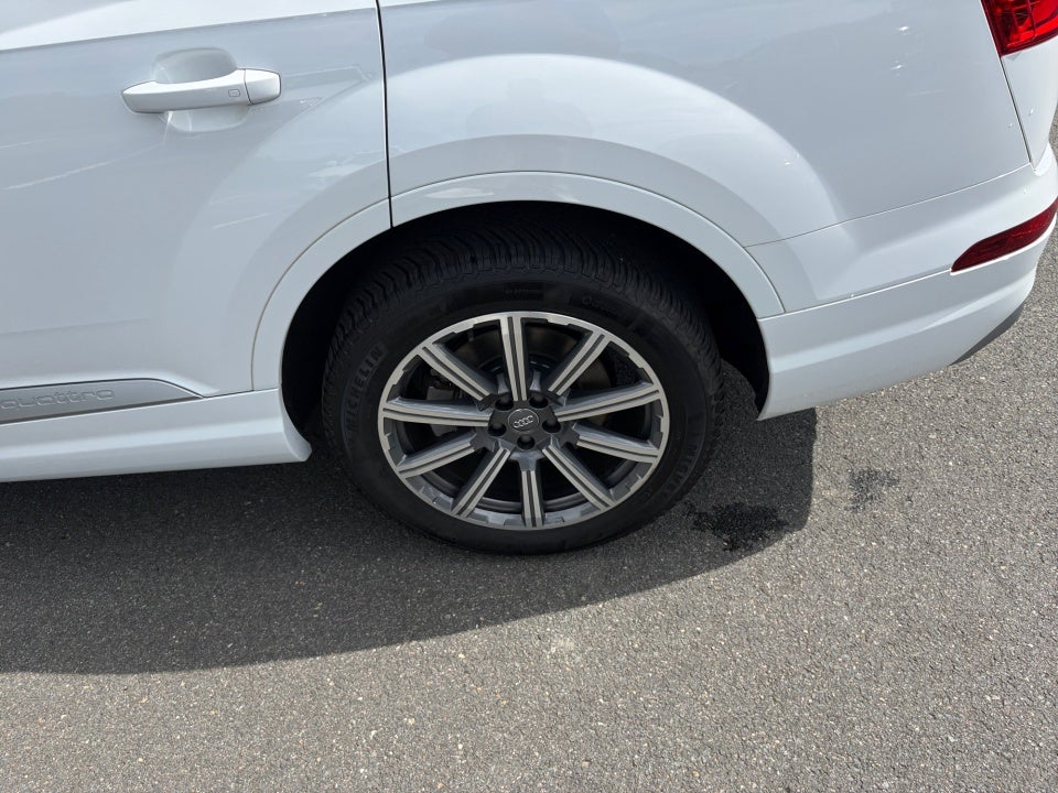 2019 Audi Q7 Premium Plus