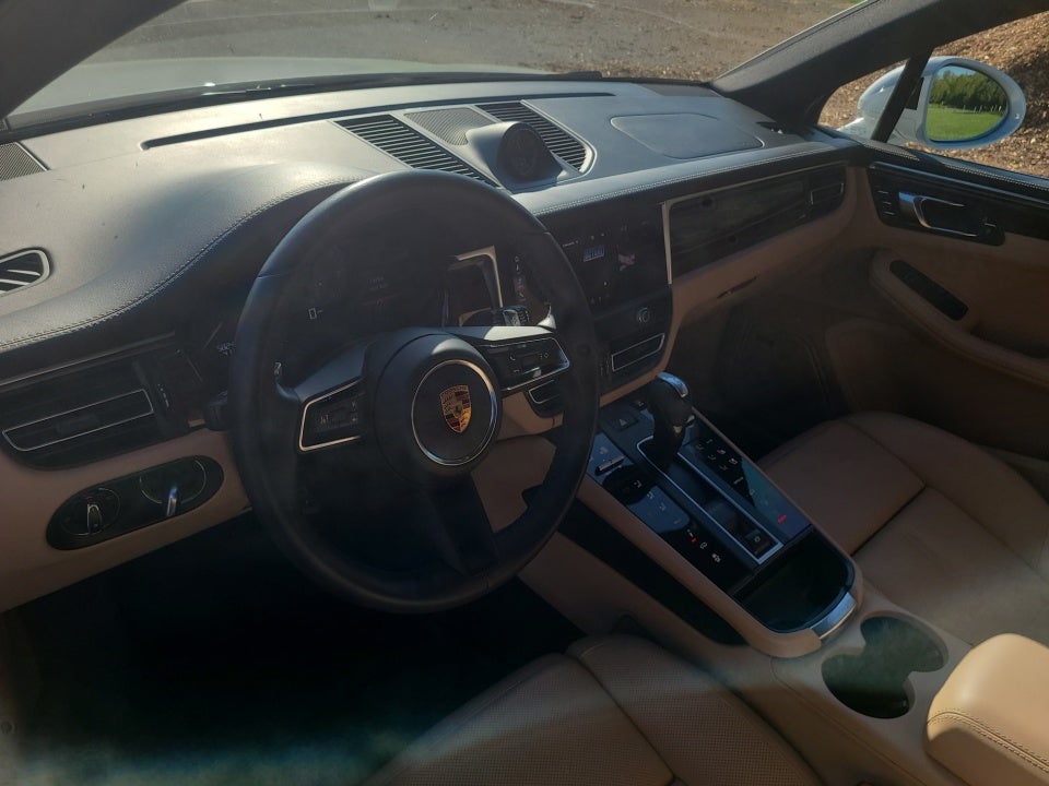 2022 Porsche Macan S