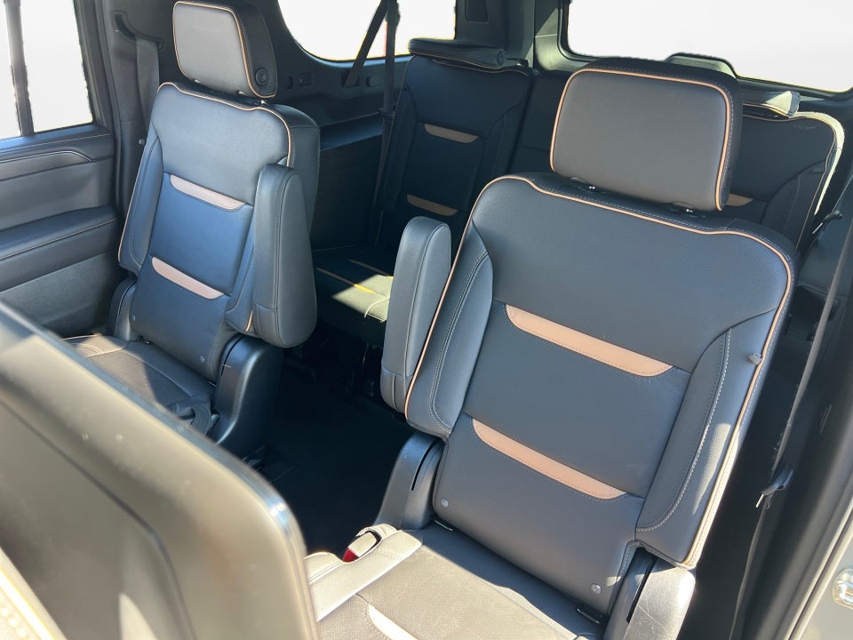 2023 GMC Yukon XL 4WD AT4