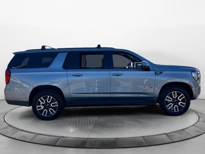 2023 GMC Yukon XL 4WD AT4