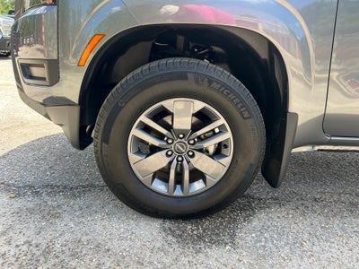 2025 Nissan Frontier Crew Cab SV 4x4