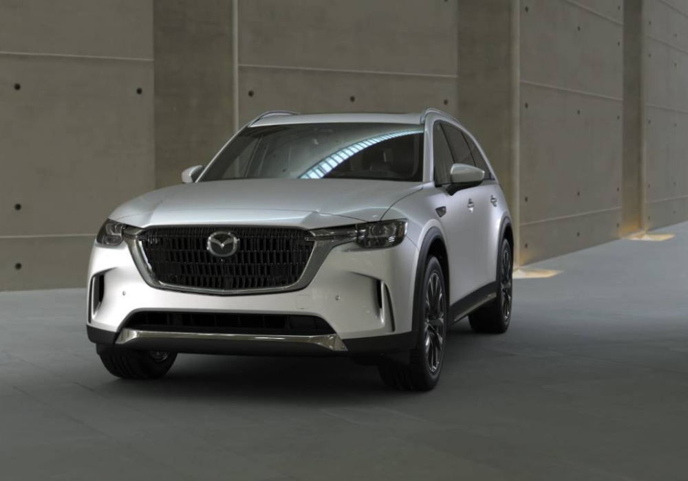 Mazda CX-90 Plug-in Hybrid parked facing the camera